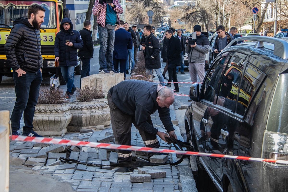 На место вызвали эвакуатор 