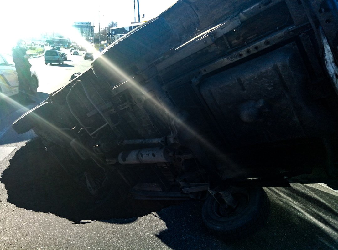 Правоохранители пока никак не комментируют случившееся и устанавливают все детали Правоохранители пока никак не комментируют случившееся и устанавливают все детали