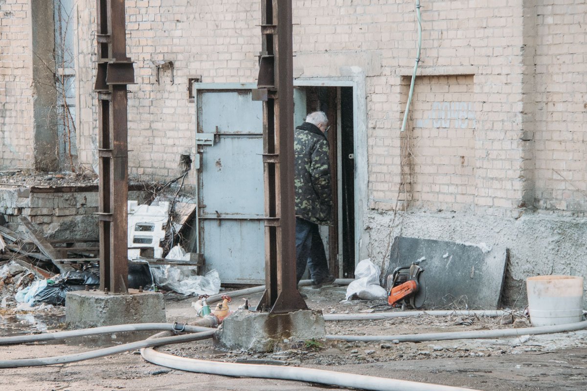 Загорелся строительный мусор Загорелся строительный мусор