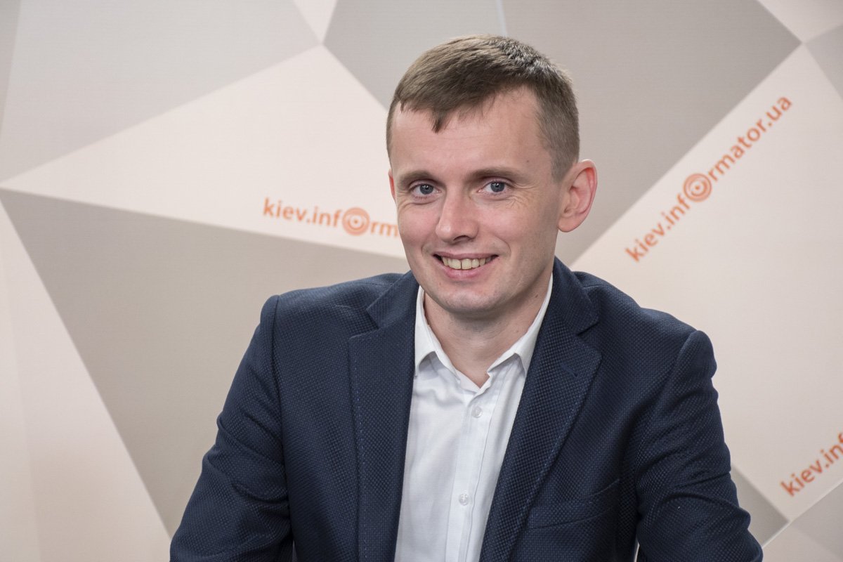 Директор Украинского института анализа и менеджмента политики Руслан Бортник