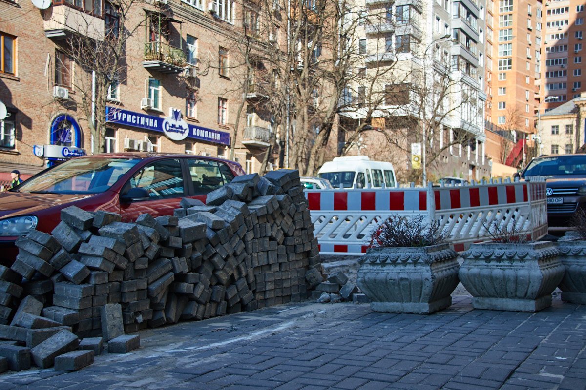 Пешеходам тоже стоит быть осторожными Пешеходам тоже стоит быть осторожными