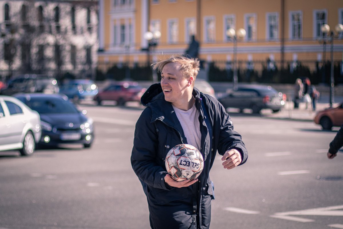 В футбол в центре города? Легко! В футбол в центре города? Легко!