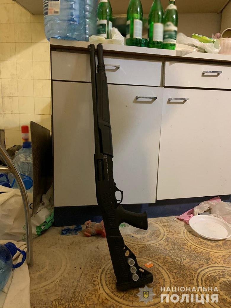 Мужчина застрелил оппонента из охотничьего ружья Мужчина застрелил оппонента из охотничьего ружья