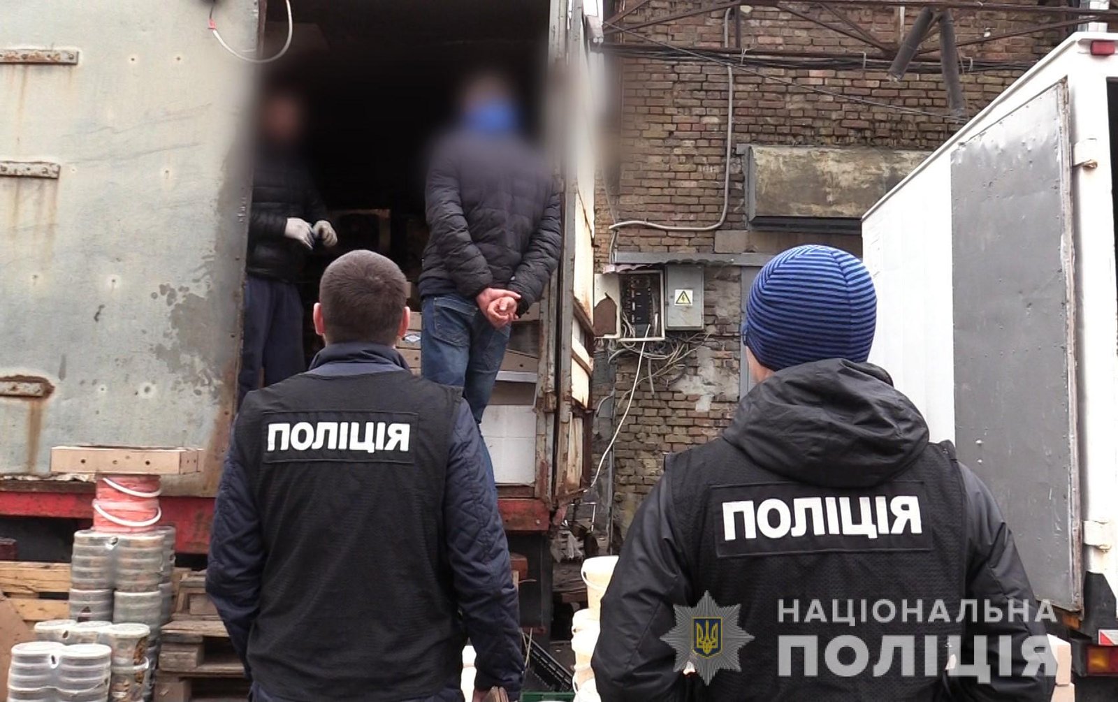 Полиция проверяла оптовые продовольственные базы 