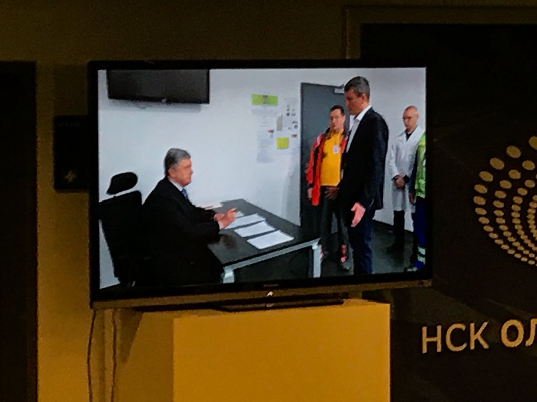 Президент Украины Петр Порошенко сдал анализы на наличие наркотических веществ  в крови