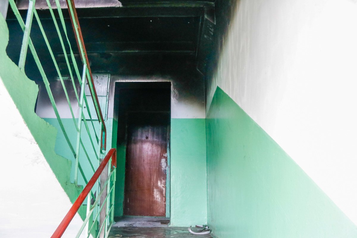 В жилом 9-этажном доме по адресу улица Сикорского, 6, произошел пожар в квартире №87 на 8 этаже