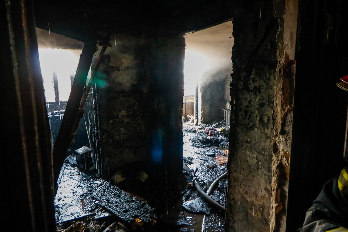 В помещении проживали двое пожилых братьев, которые вели асоциальный способ жизни