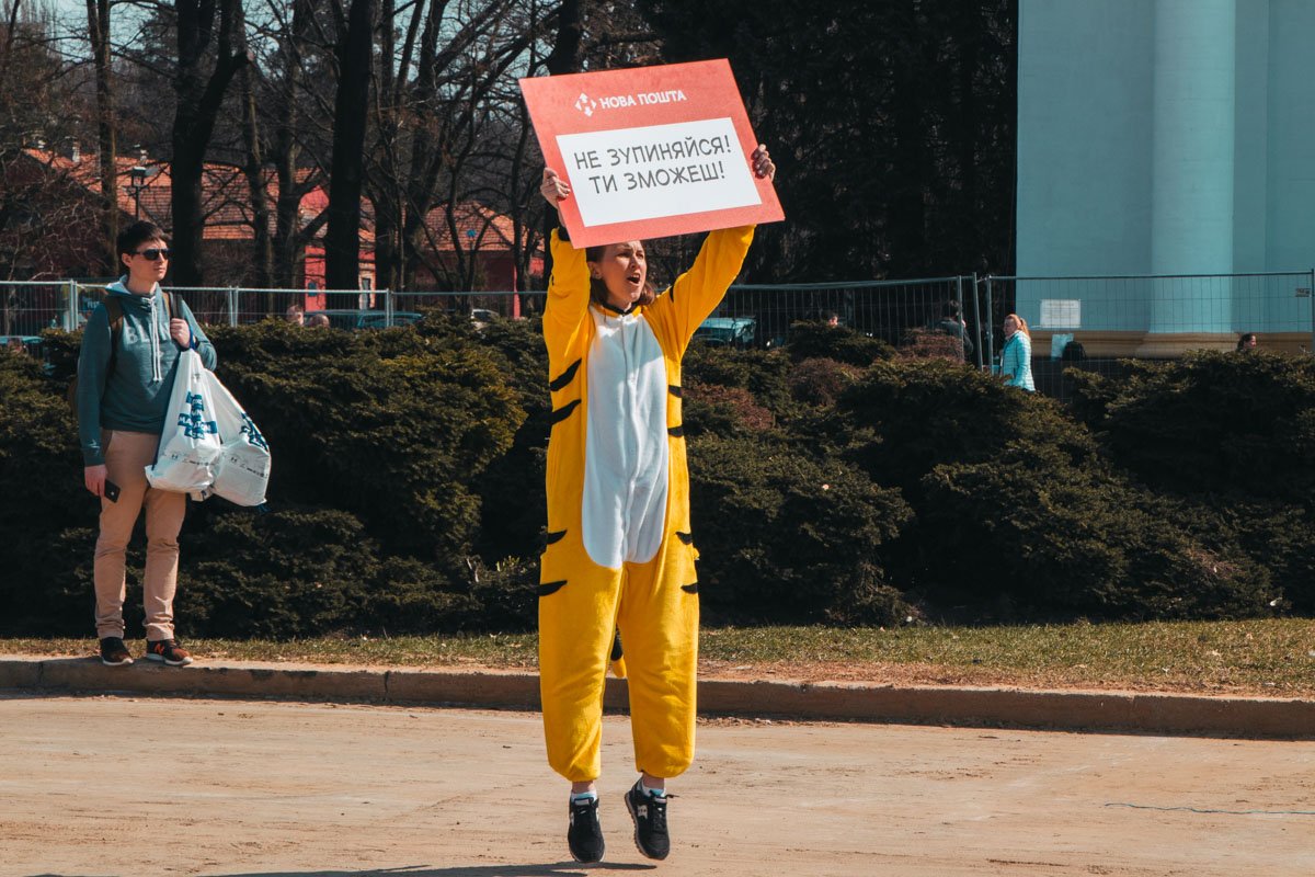 Если ты устал, тебя всегда подбодрит яркий болельщик