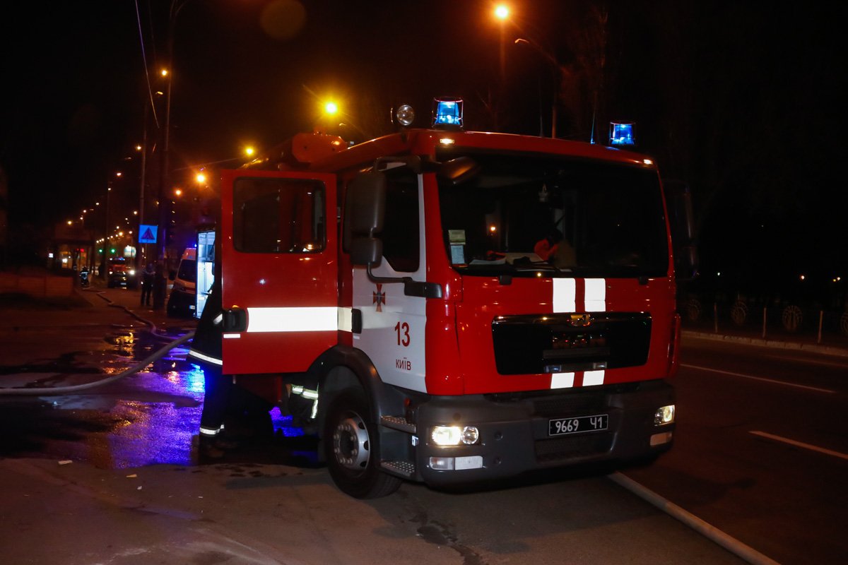 На месте работали четыре единицы техники и около 15 человек личного состава На месте работали четыре единицы техники и около 15 человек личного состава