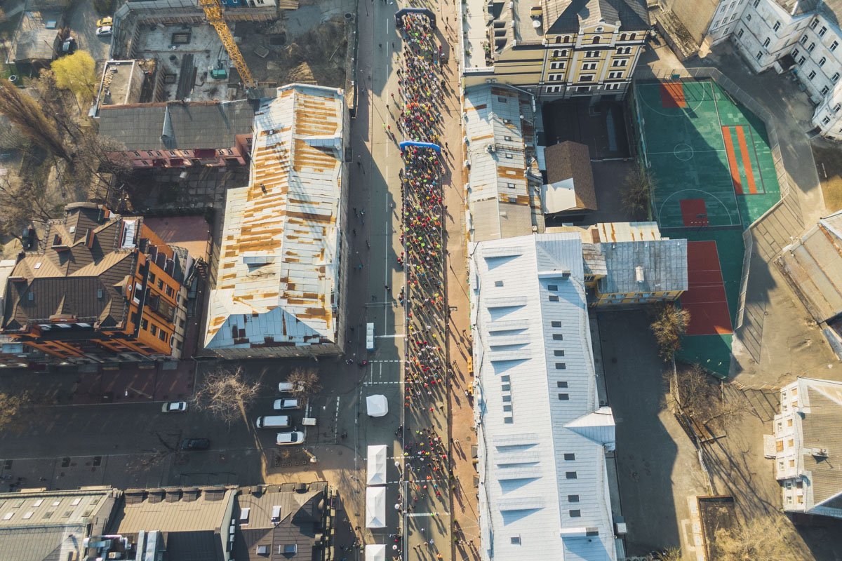 Масштабное беговое событие стартовало на Контрактовой площади