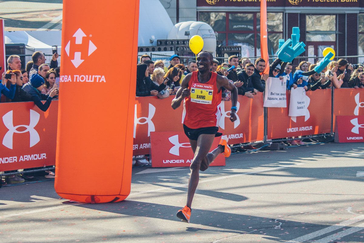 Первыми финишировали представители Кении и Эфиопии 