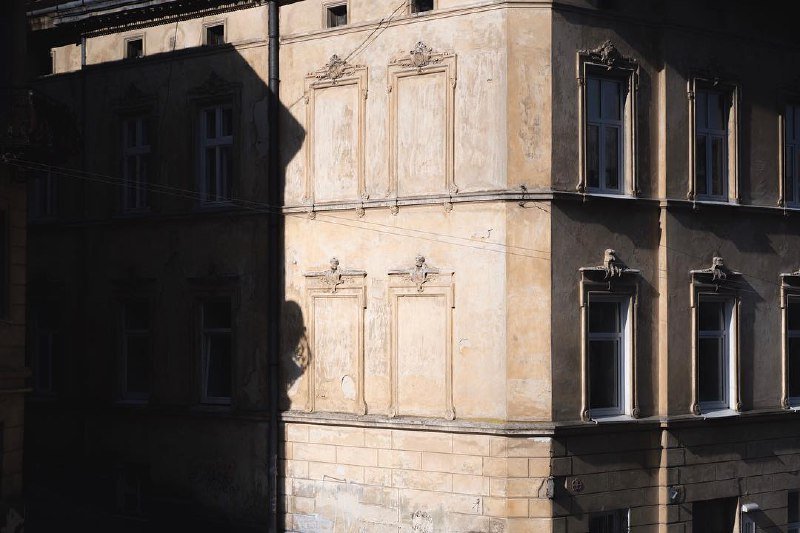 Тени светлого города. Фото: @arturpass Тени светлого города. Фото: @arturpass