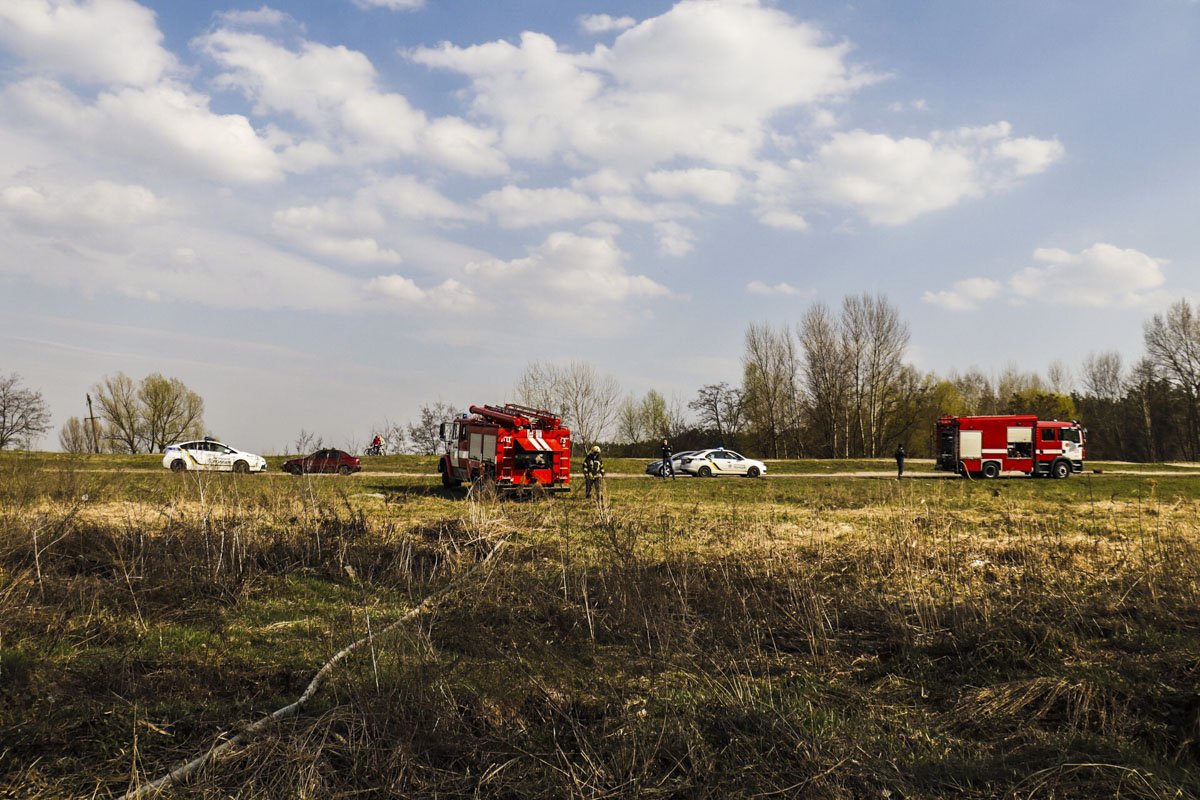Только спустя час времени бойцы ГСЧС смогли ликвидировать пожар Только спустя час времени бойцы ГСЧС смогли ликвидировать пожар