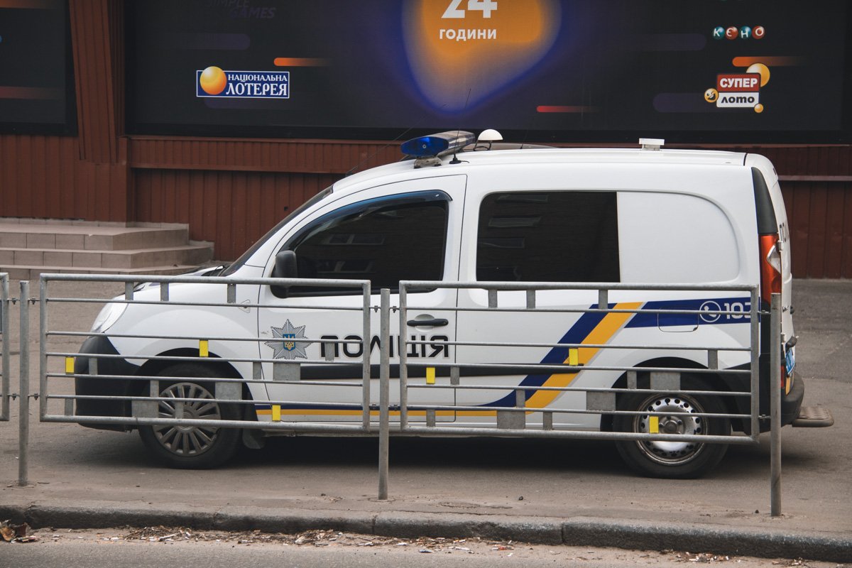 На месте работали медики, сотрудники полиции и следственно-оперативная группа