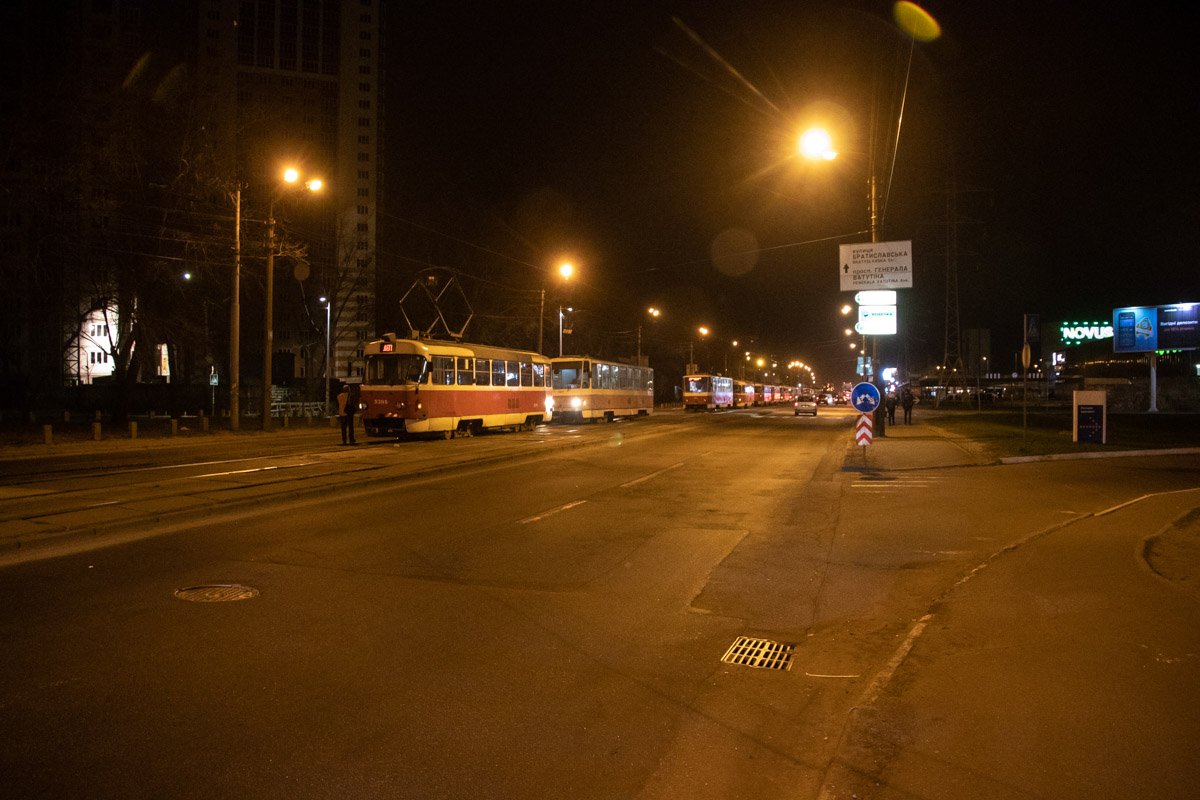 Движение общественного транспорта остановилось