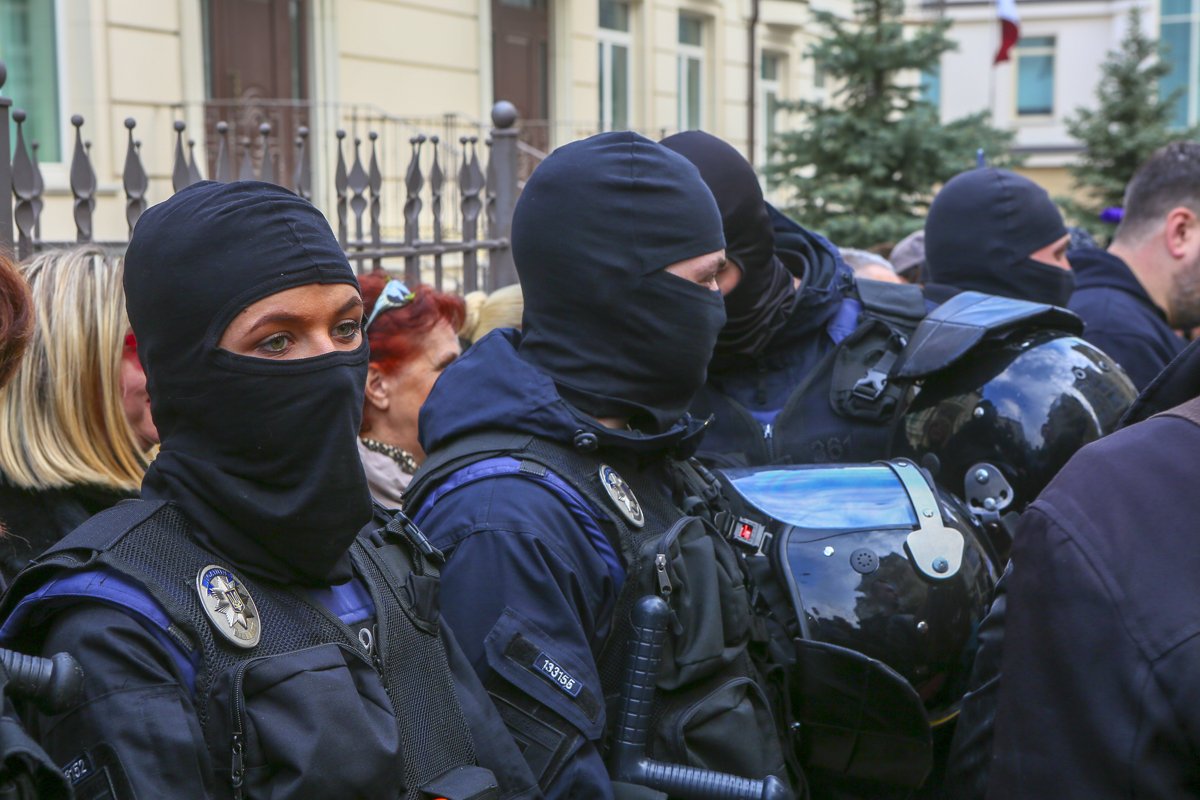 На месте также дежурили сотрудники полиции, которые следили за безопасностью На месте также дежурили сотрудники полиции, которые следили за безопасностью