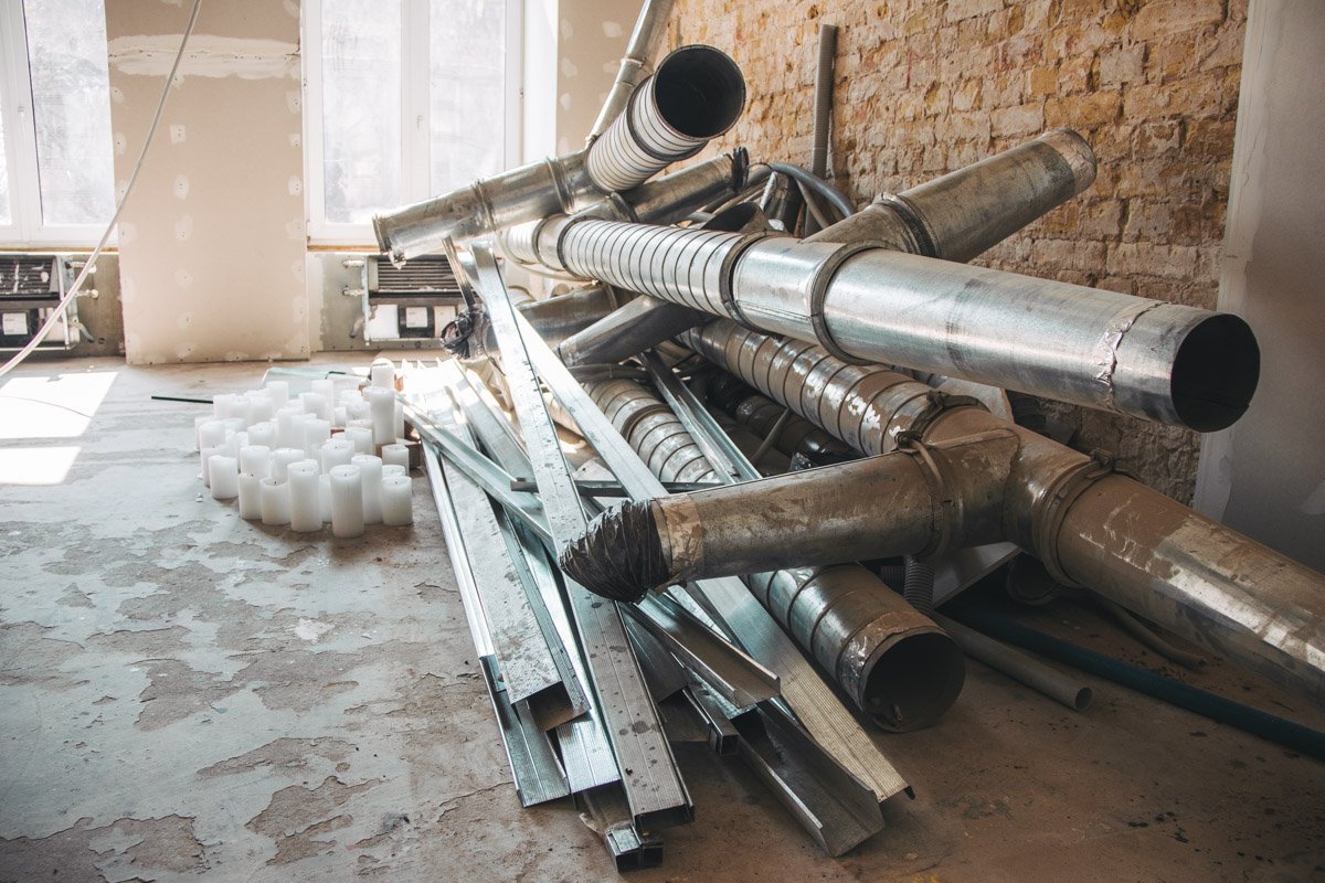 Даже во время ремонта в арт-пространстве Set очень интересно