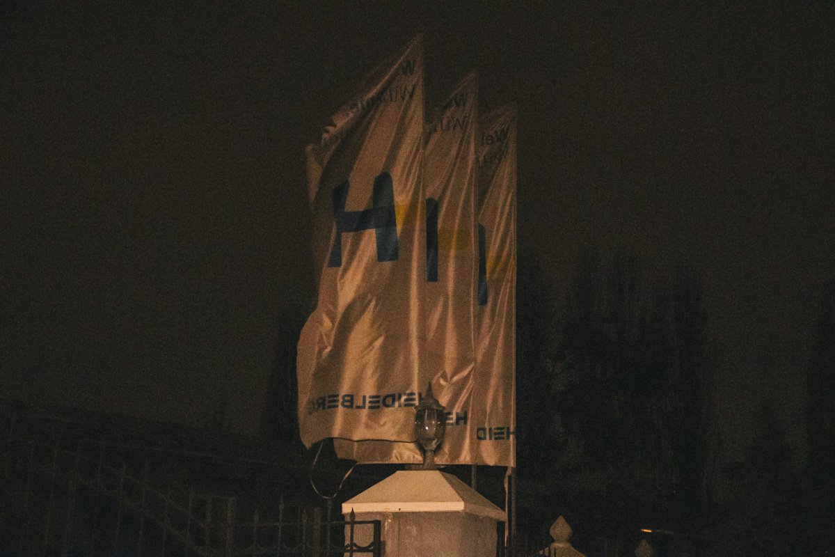 Бездыханное тело в помещении охраны обнаружили сотрудники предприятия и сразу вызвали «скорую» Бездыханное тело в помещении охраны обнаружили сотрудники предприятия и сразу вызвали «скорую»