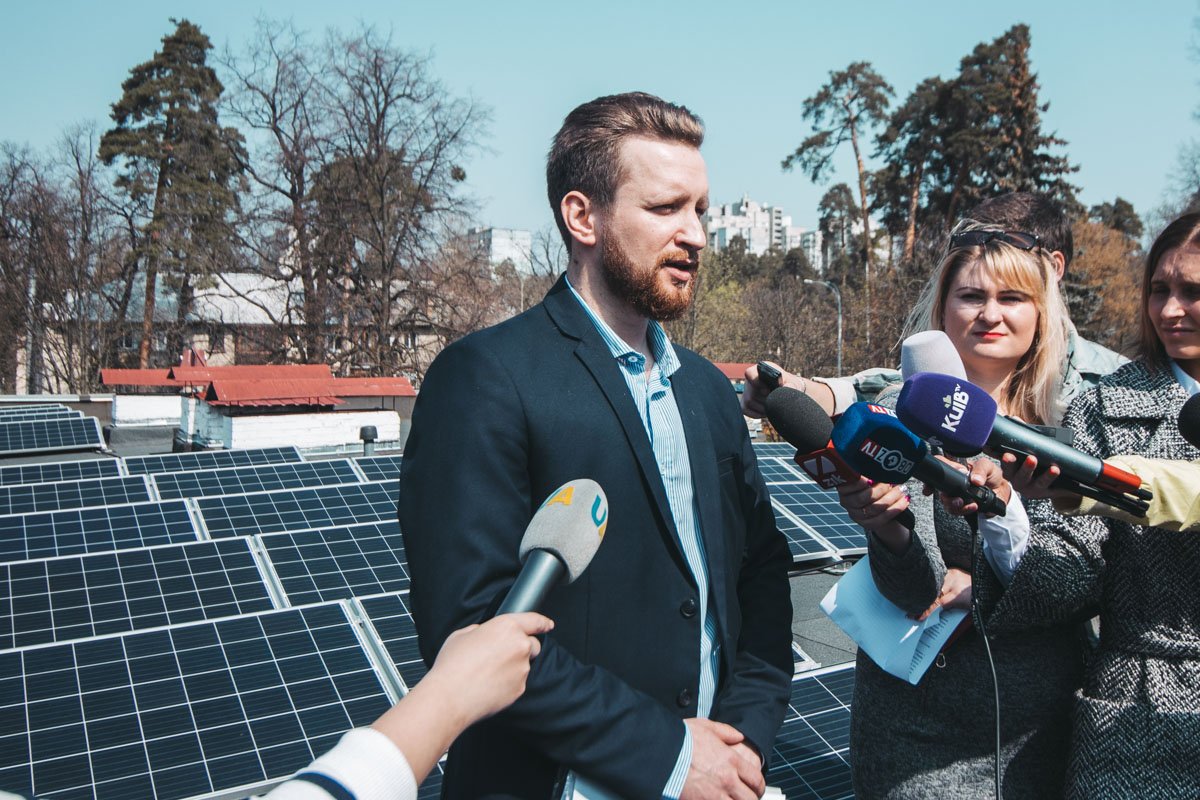 Она генерирует электрическую энергию из солнечной