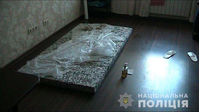 Девушки за час получали до 400 гривен, все остальное забирали организаторы Девушки за час получали до 400 гривен, все остальное забирали организаторы
