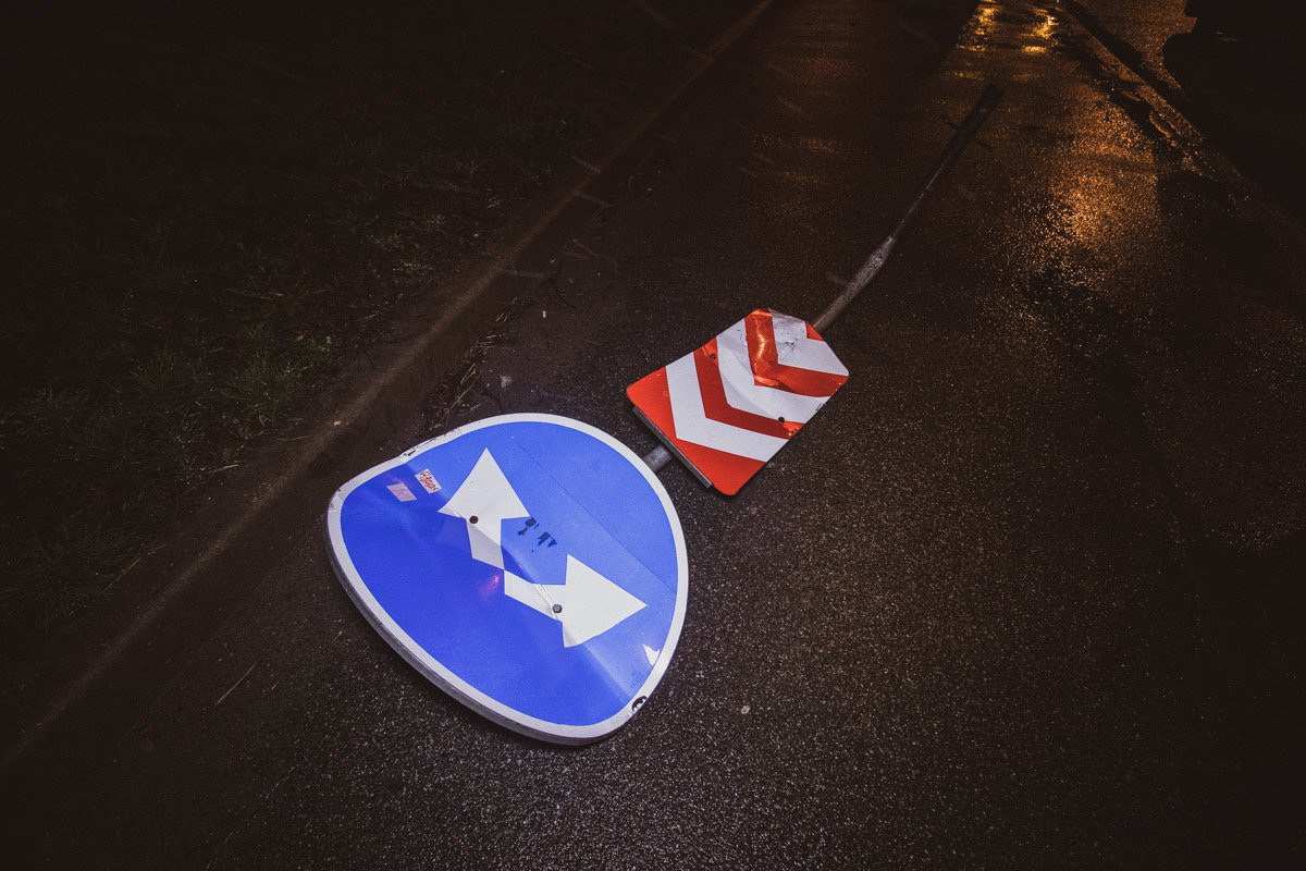 В пятницу, 12 апреля, возле заезда на Северный мост произошла авария с участием двух машин В пятницу, 12 апреля, возле заезда на Северный мост произошла авария с участием двух машин