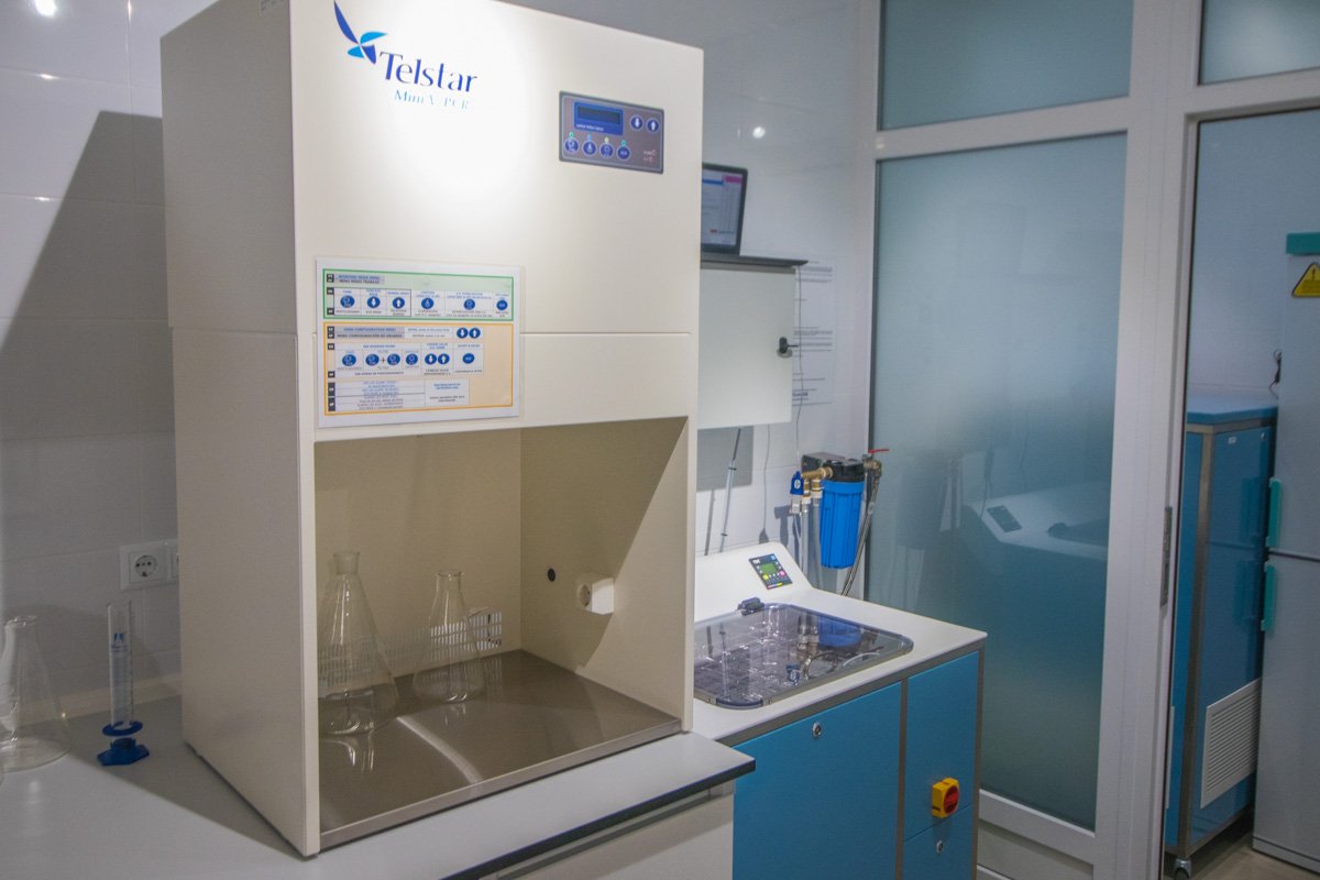 Перед сдачей молока мама-донор должна пройти специальное обследование и сдать анализы Перед сдачей молока мама-донор должна пройти специальное обследование и сдать анализы