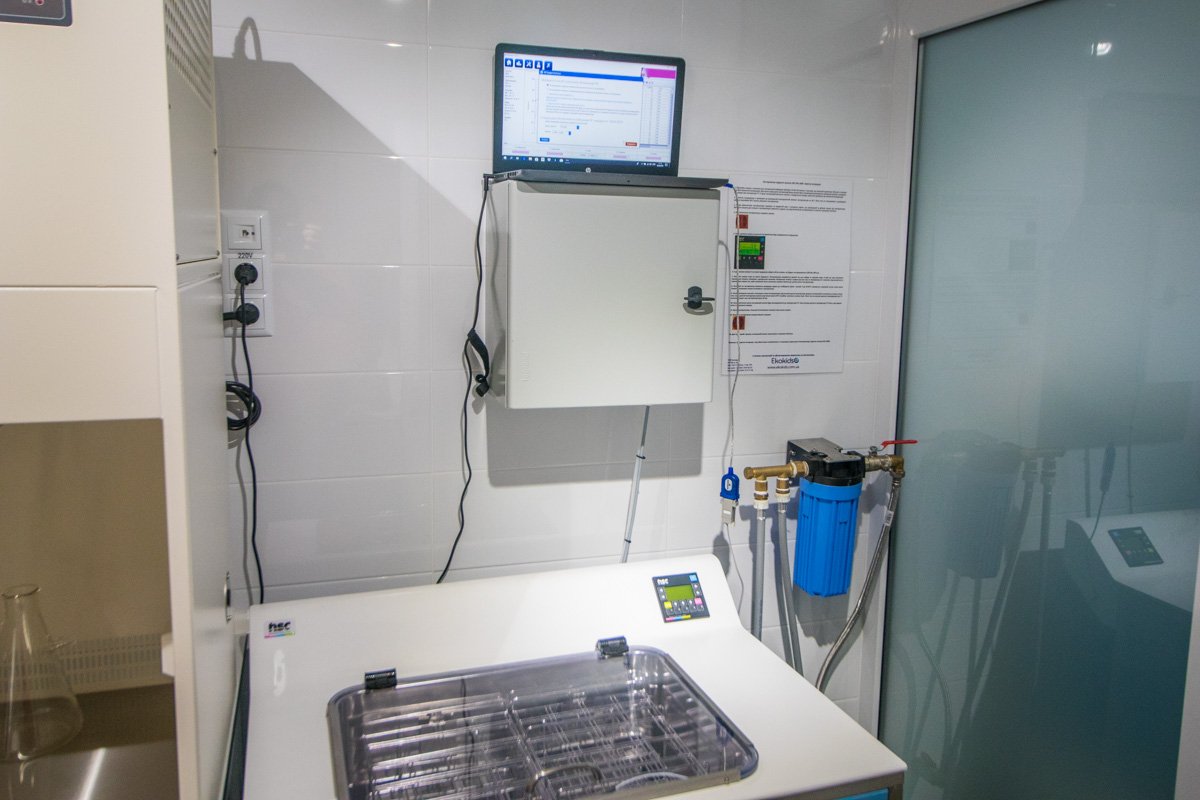 За время работы Банка грудного молока собрано, исследовано и обработано около 40 литров грудного молока За время работы Банка грудного молока собрано, исследовано и обработано около 40 литров грудного молока