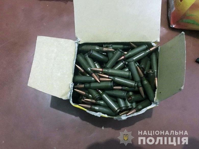 Также в ходе обыска у мужчины нашли больше двух тысяч патронов 5,45