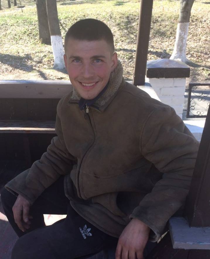 Уже вторую неделю под Киевом ищут 17-летнего Ростислава Белковца