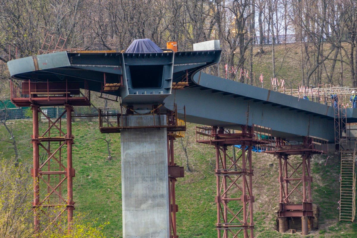 На этом мосту смогут ездить велосипедисты, а также прогуливаться пешеходы