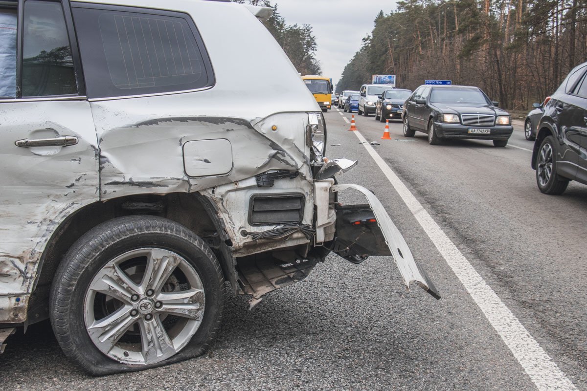 Toyota выехала на встречную полосу и ударила Opel