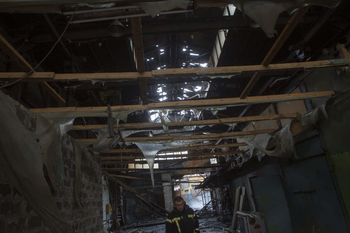 Со стихией боролись спасатели трех пожарных частей Со стихией боролись спасатели трех пожарных частей