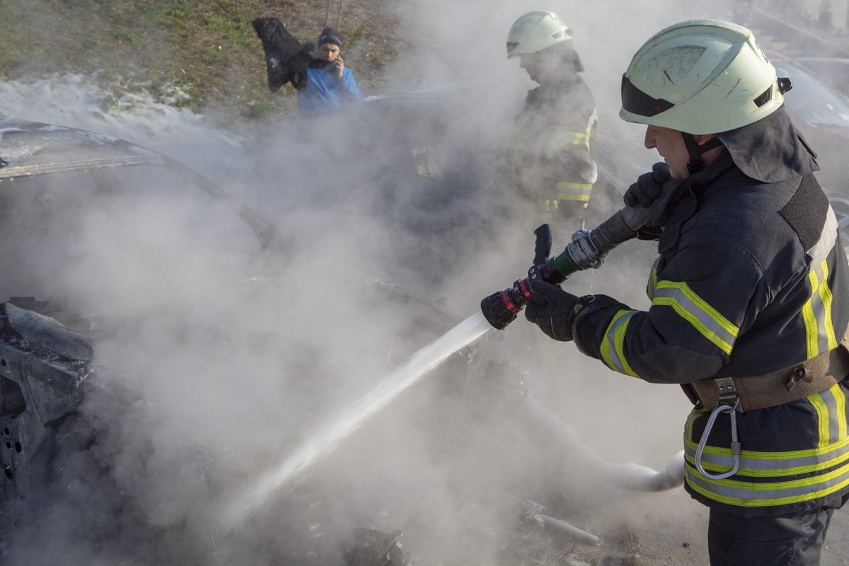 Пожарные оперативно отреагировали на вызов и быстро локализовали возгорание Пожарные оперативно отреагировали на вызов и быстро локализовали возгорание