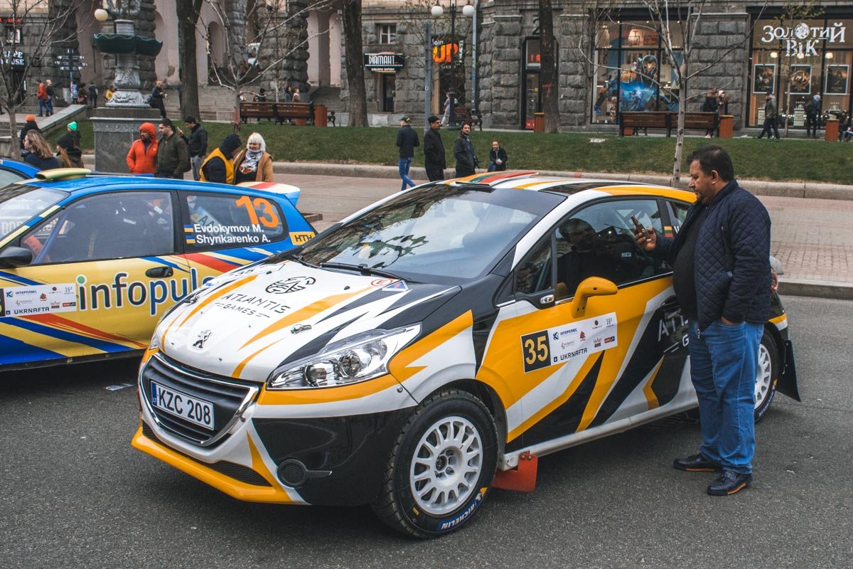 Peugeot - одна из самых популярных раллийных машин Peugeot - одна из самых популярных раллийных машин