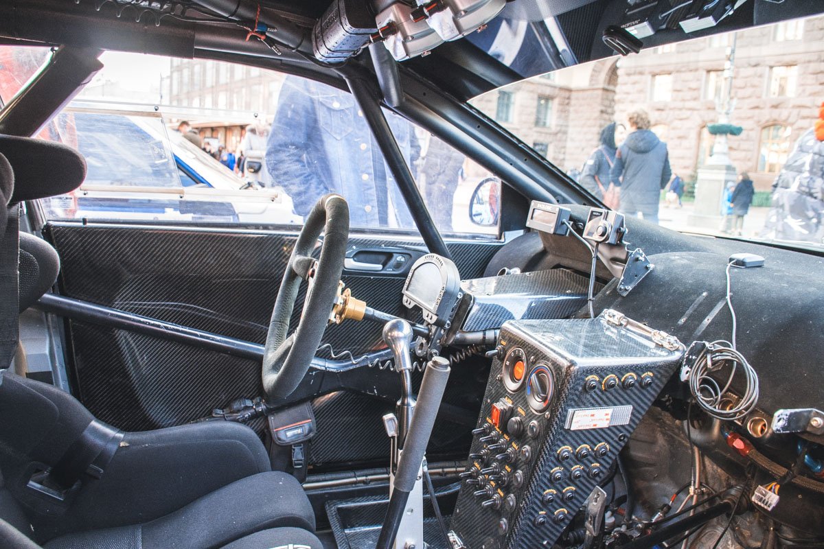 Так выглядит салон раллийного автомобиля Так выглядит салон раллийного автомобиля