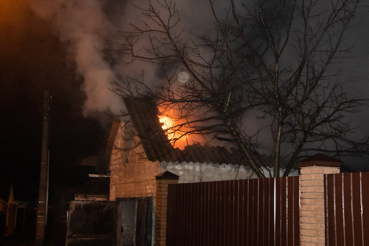 Возгорание удалось локализовать на площади 50 квадратных метров