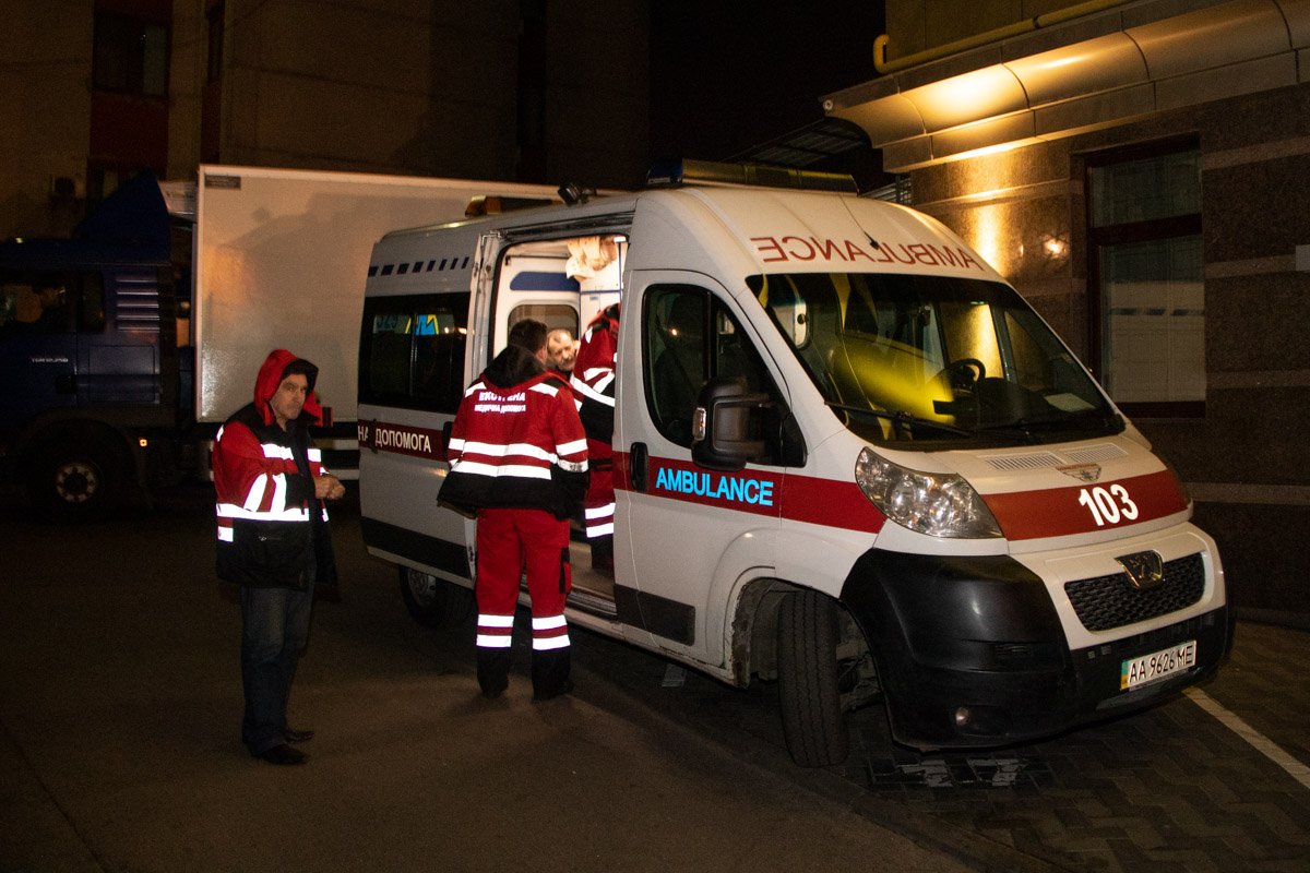 Пострадавший мужчина сам дошел до "скорой", но получил травму грудной клетки Пострадавший мужчина сам дошел до "скорой", но получил травму грудной клетки