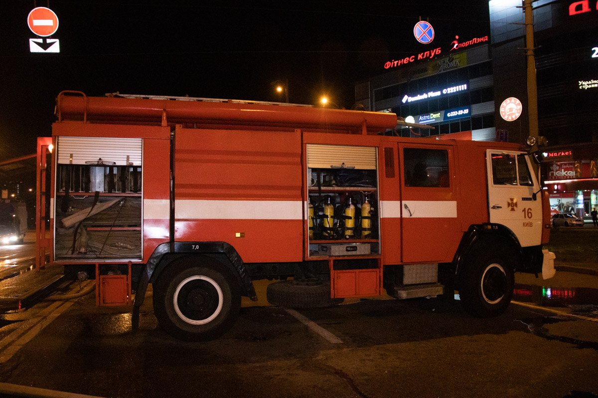 На месте работали две единицы пожарной техники На месте работали две единицы пожарной техники