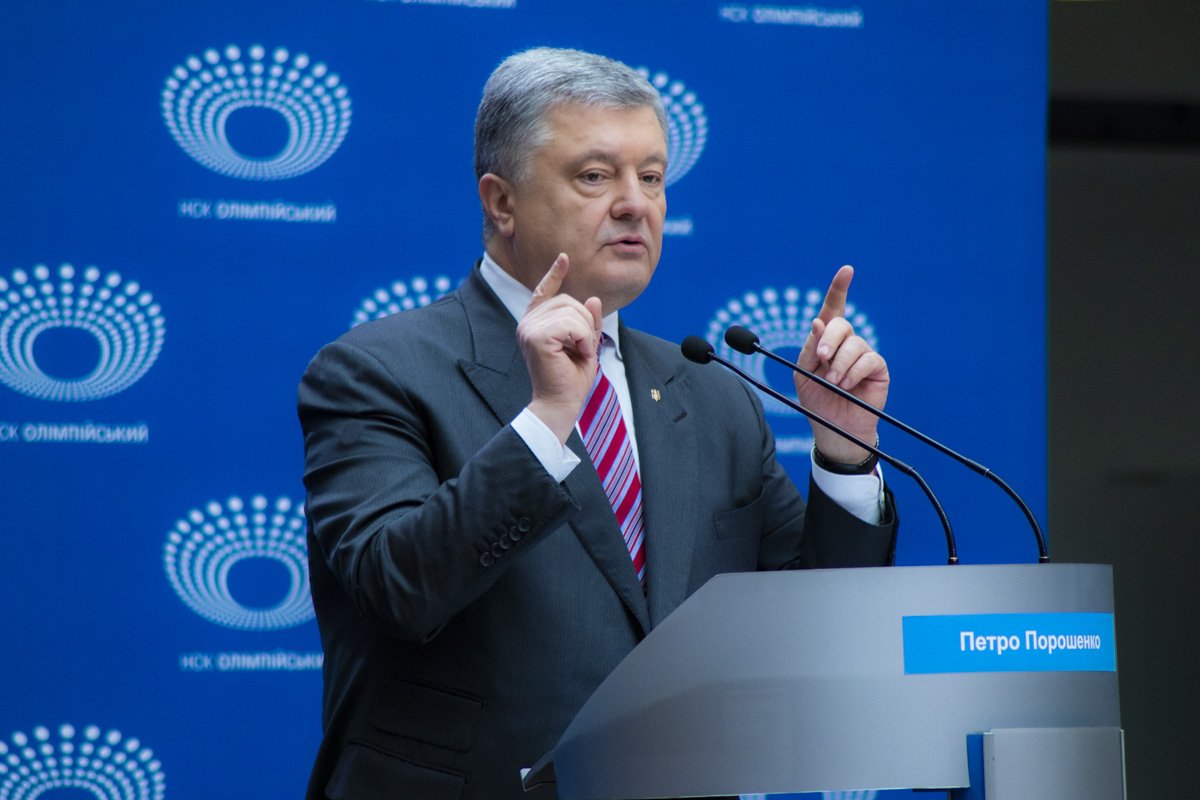 Петр Порошенко ответил на вопросы журналистов Петр Порошенко ответил на вопросы журналистов