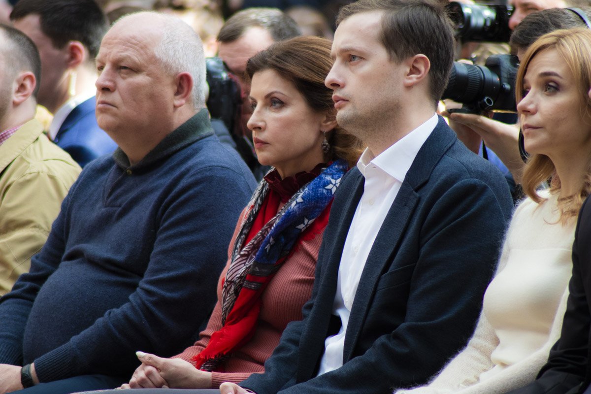 Марина Порошенко все время находилась рядом с  мужем