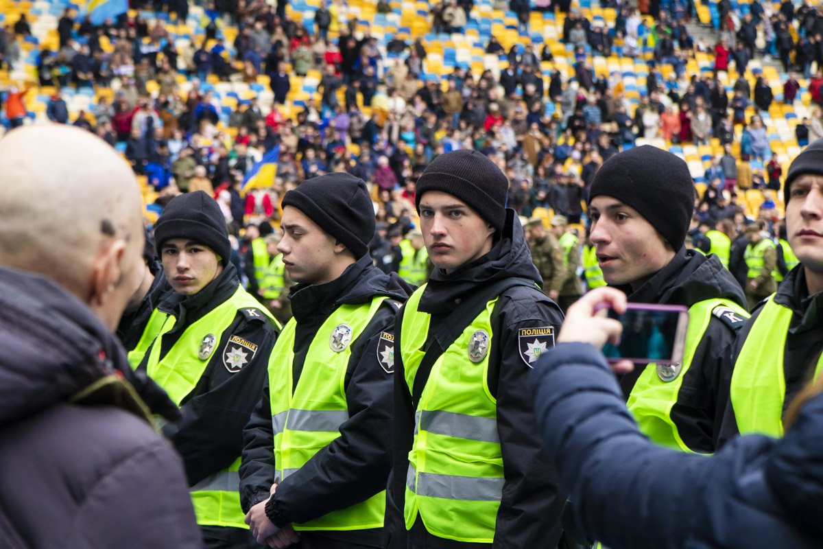 Во время мероприятия охрану внутри и снаружи стадиона ужесточили 