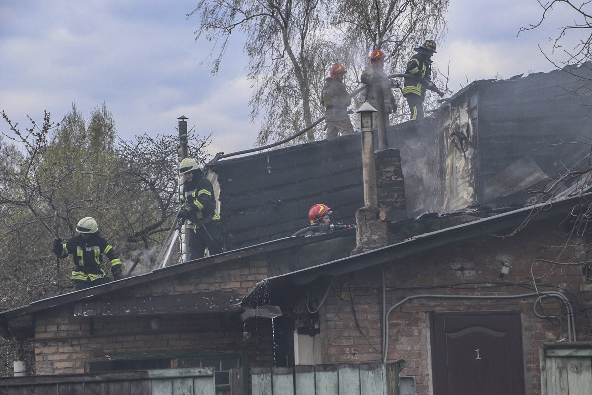В Шевченковском районе Киева начался пожар В Шевченковском районе Киева начался пожар