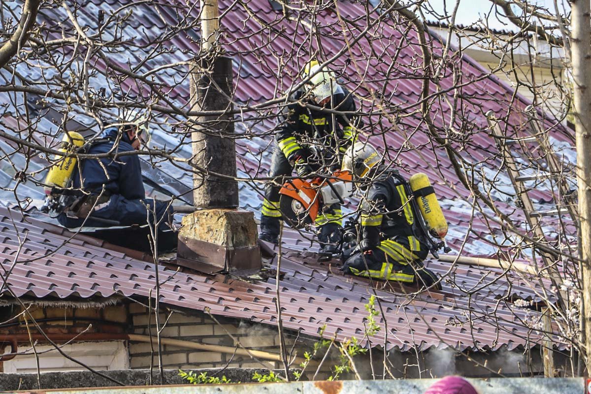 По предварительным данным, все жильцы дома успели покинуть здание самостоятельно По предварительным данным, все жильцы дома успели покинуть здание самостоятельно