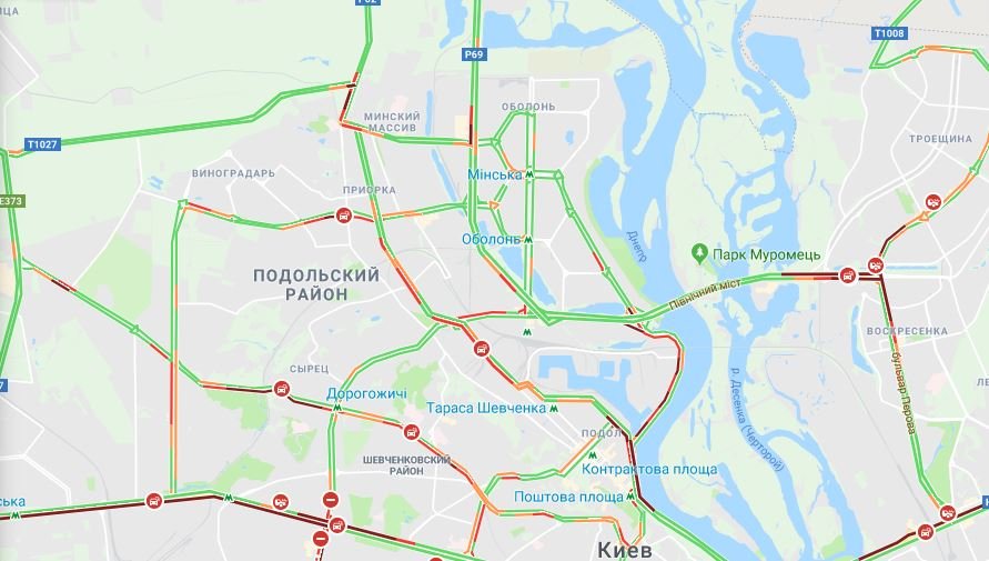 Чтобы проехать в сторону Оболони - придется немного постоять