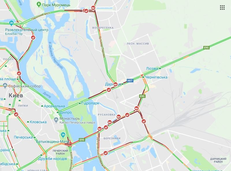 Все мосты в сторону центра медленно тянутся