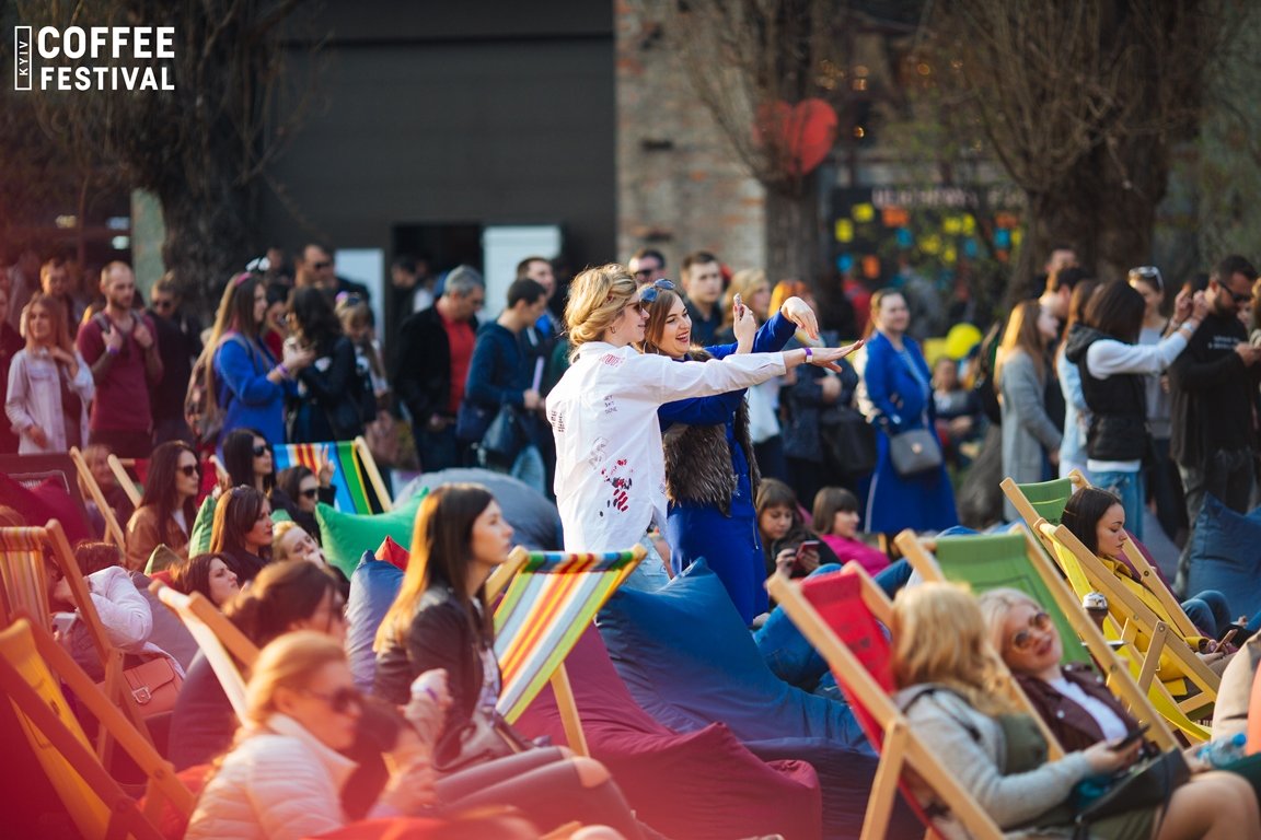 Кофе, друзья и солнышко - эти выходные останутся в памяти, как идеальные Кофе, друзья и солнышко - эти выходные останутся в памяти, как идеальные