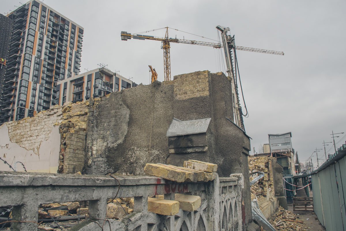 На улице Большая Васильковская в Киеве исчезло еще одно историческое здание На улице Большая Васильковская в Киеве исчезло еще одно историческое здание