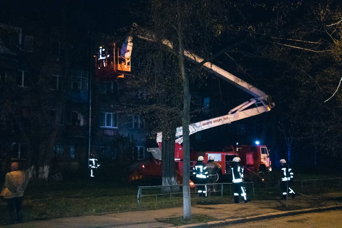 Ликвидировать пламя удалось благодаря пожарной вышке 