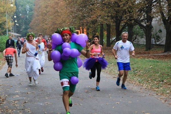 Костюмчики, вино... Вот так выглядит спорт у ломающих стереотипы Костюмчики, вино... Вот так выглядит спорт у ломающих стереотипы