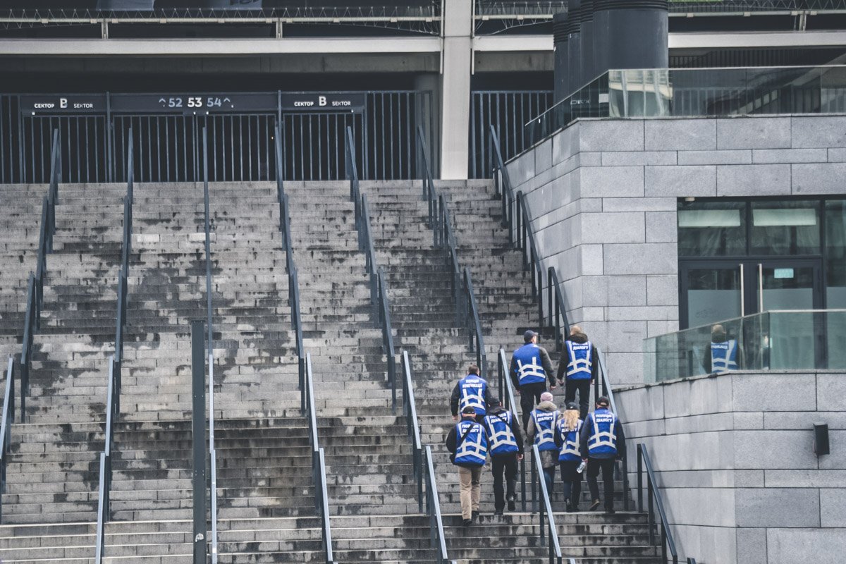 Запускать гостей на стадион начнут в 16:00